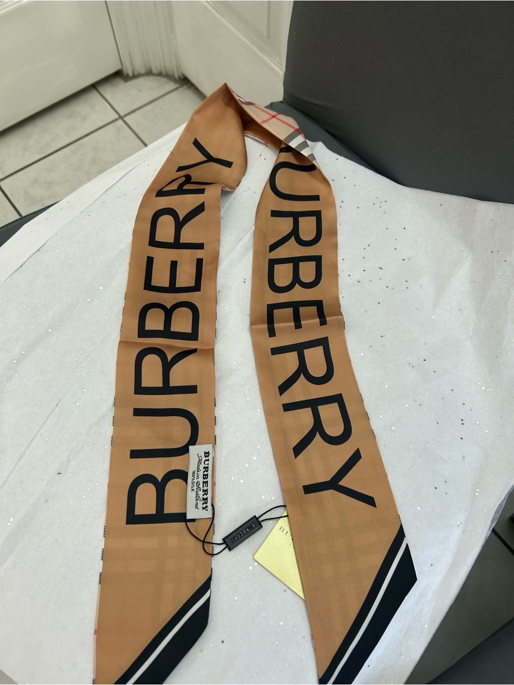 Burberry Beige/Tan/Black Vintage Check Logo Silk Twilly - Picture 3 of 3